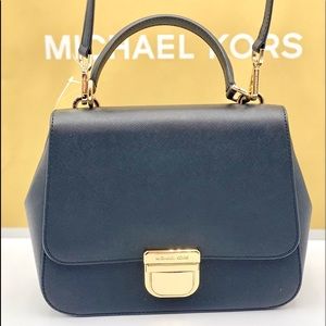 Michael Kors Bridgette MD Messenger Crossbody Black